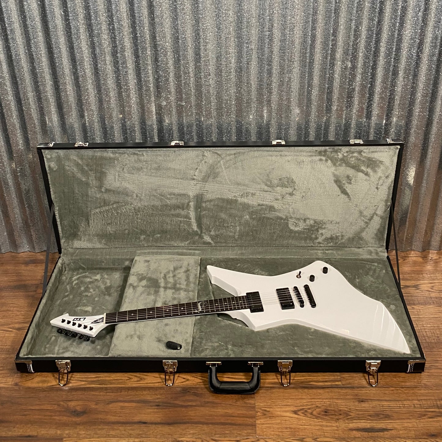 ESP LTD James Hetfield Snakebyte Snow White EMG Guitar & Case LSNAKEBYTESW #2529 Used