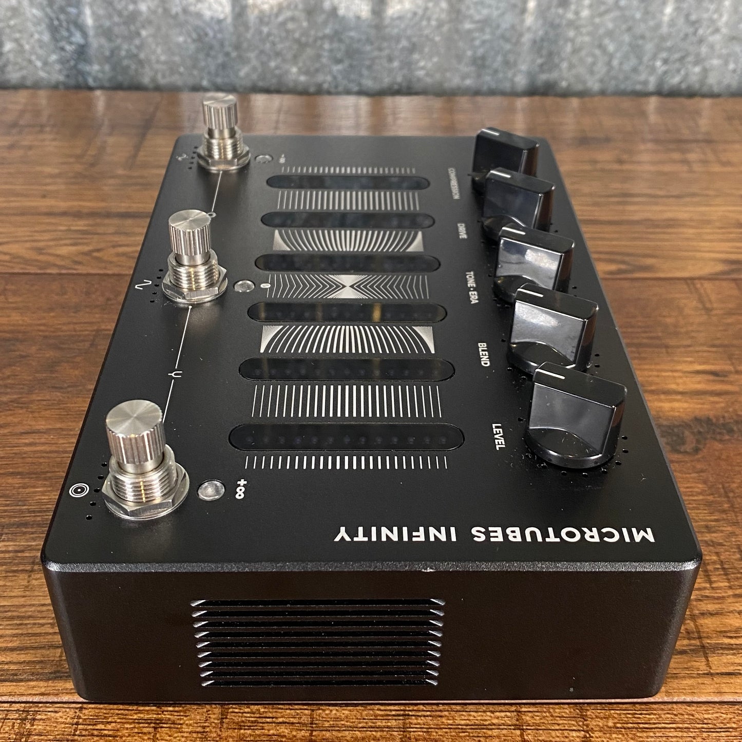 Darkglass Microtubes Infinity Distortion Compressor Bass Effect Pedal B Stock