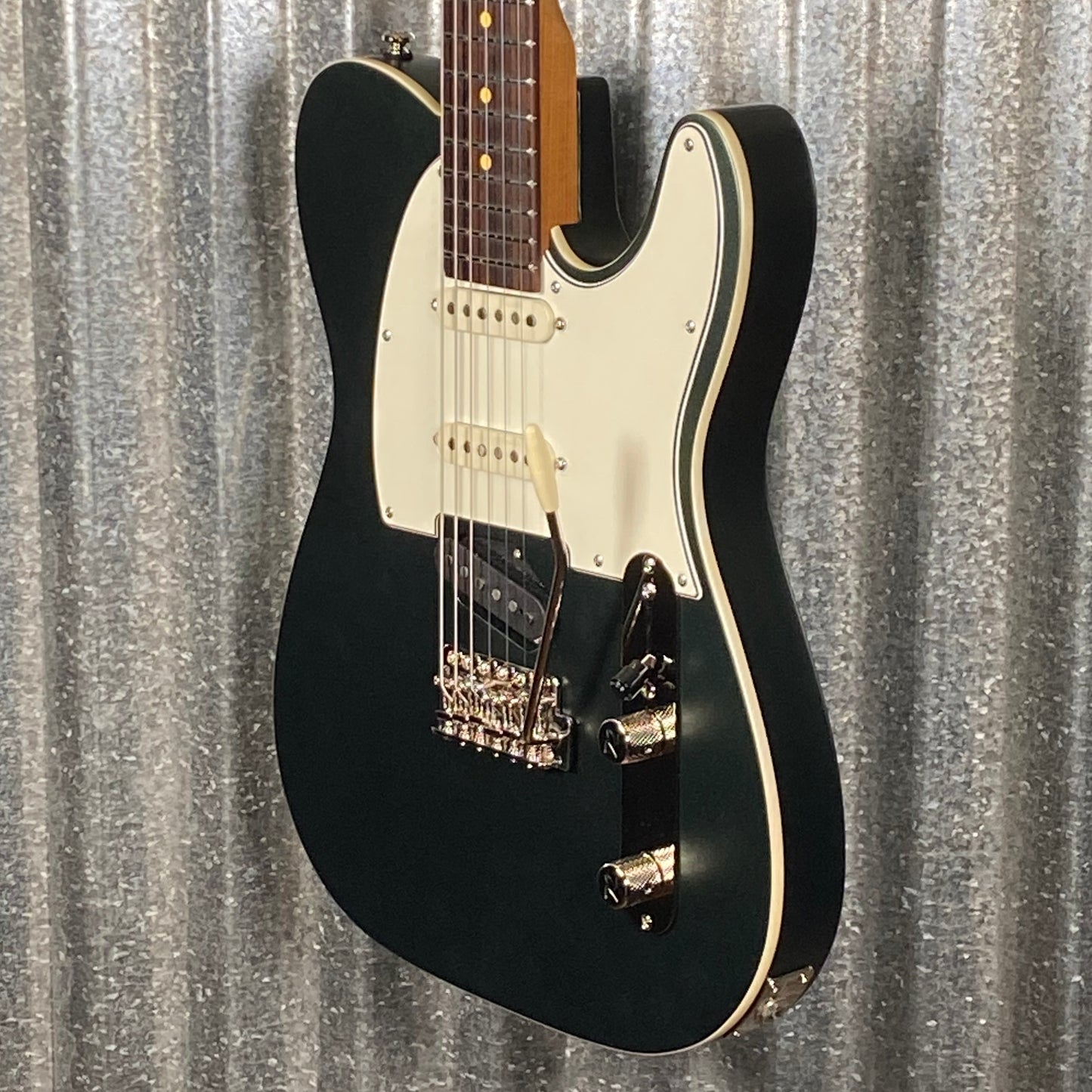 Reverend Pete Anderson Eastsider Baritone Outfield Ivy Guitar #69059
