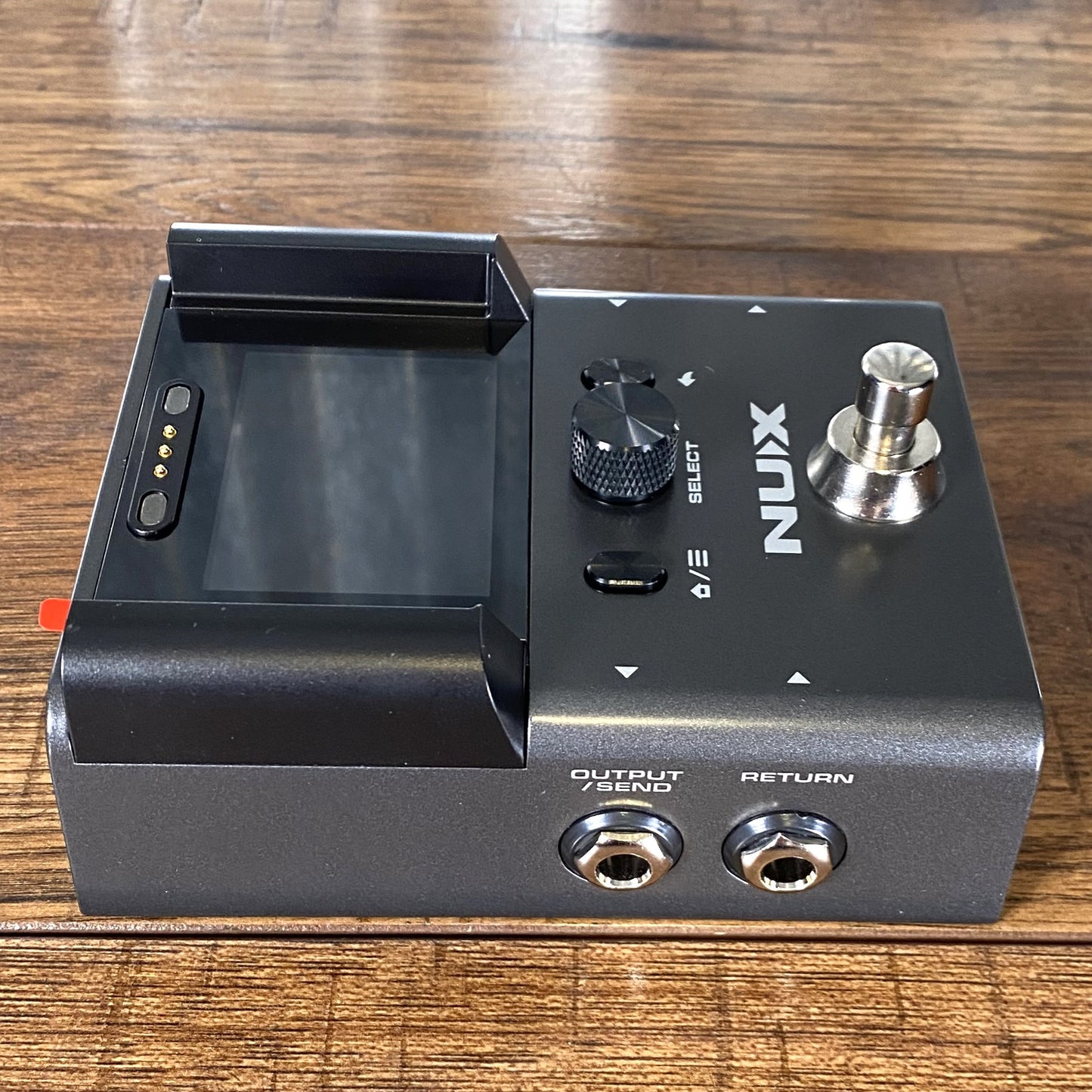 NUX B-8 Rechargeable Wireless Guitar System Effect Loop DI Chromatic Tuner & Boost