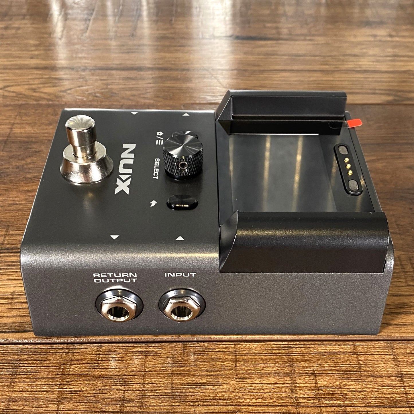 NUX B-8 Rechargeable Wireless Guitar System Effect Loop DI Chromatic Tuner & Boost