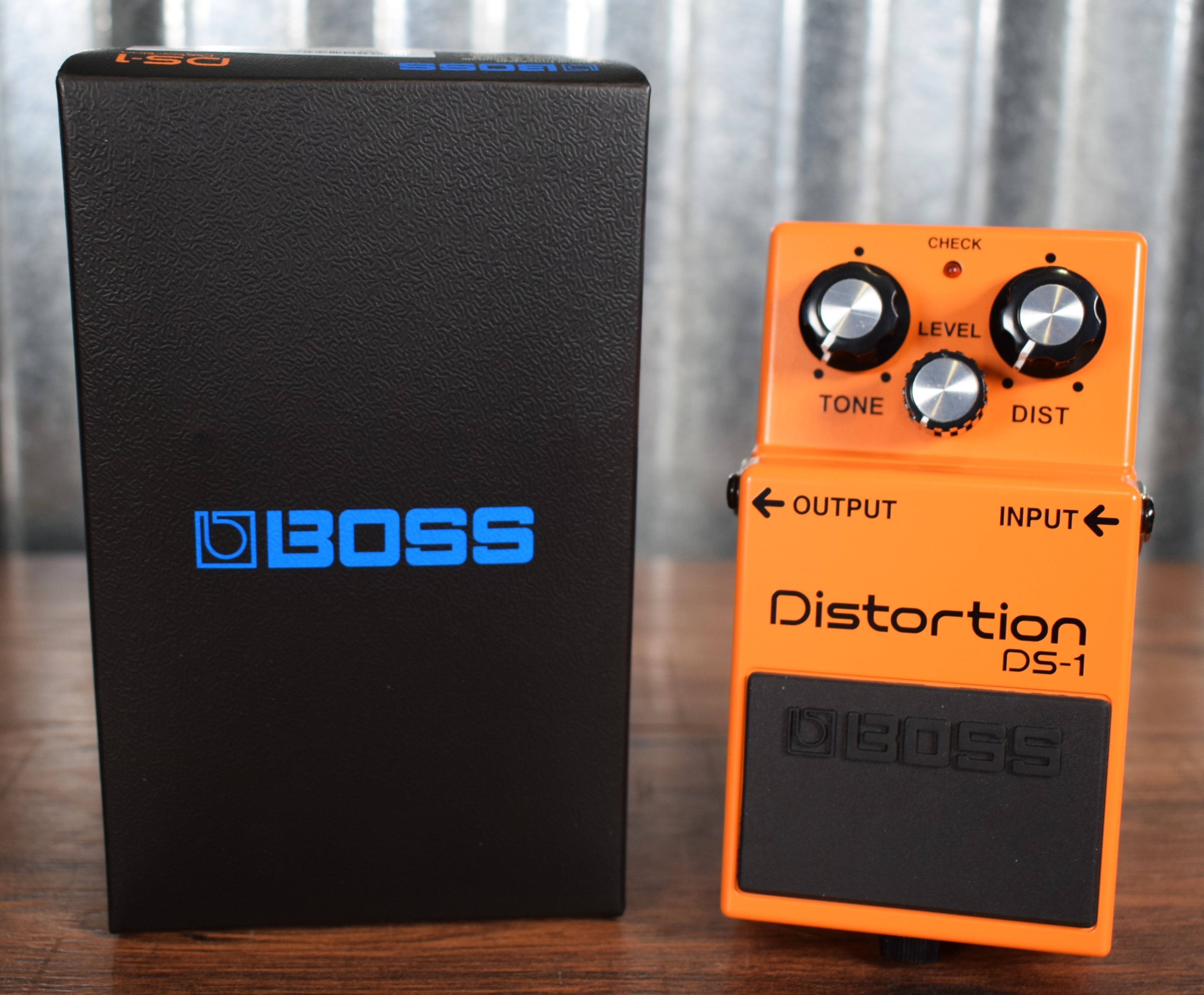 Boss DS-1 Distortion Guitar Effect Pedal – Specialty Traders display picture 1