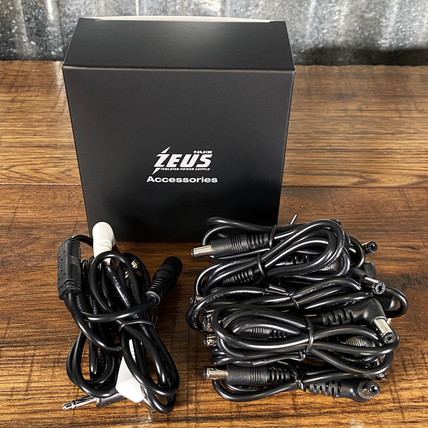 NUX NIP-Z10 Zeus 10 Output Isolated Guitar Pedalboard Effect Pedal Power Supply