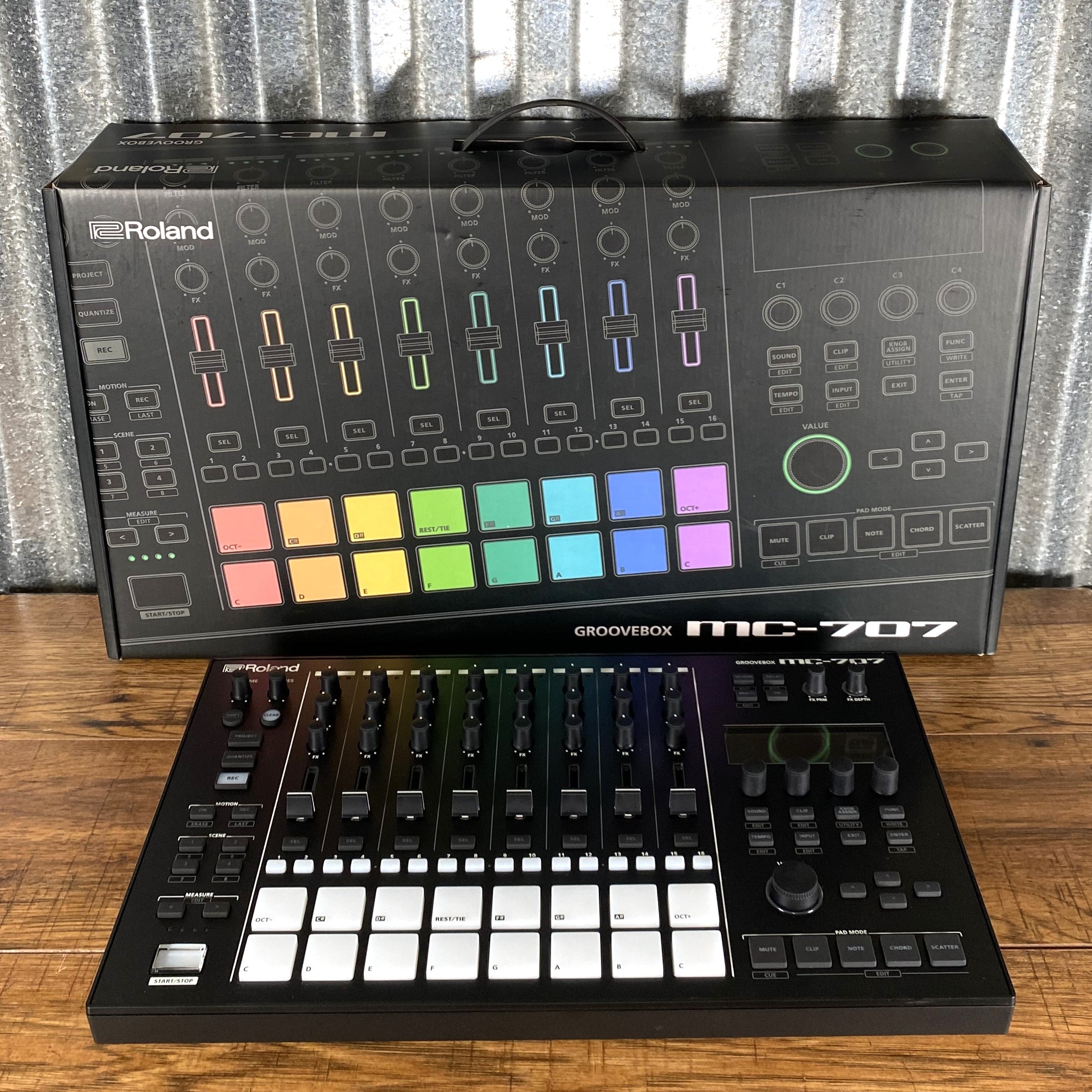 Roland MC-707 Groovebox Sequencer Drum Machine – Specialty Traders