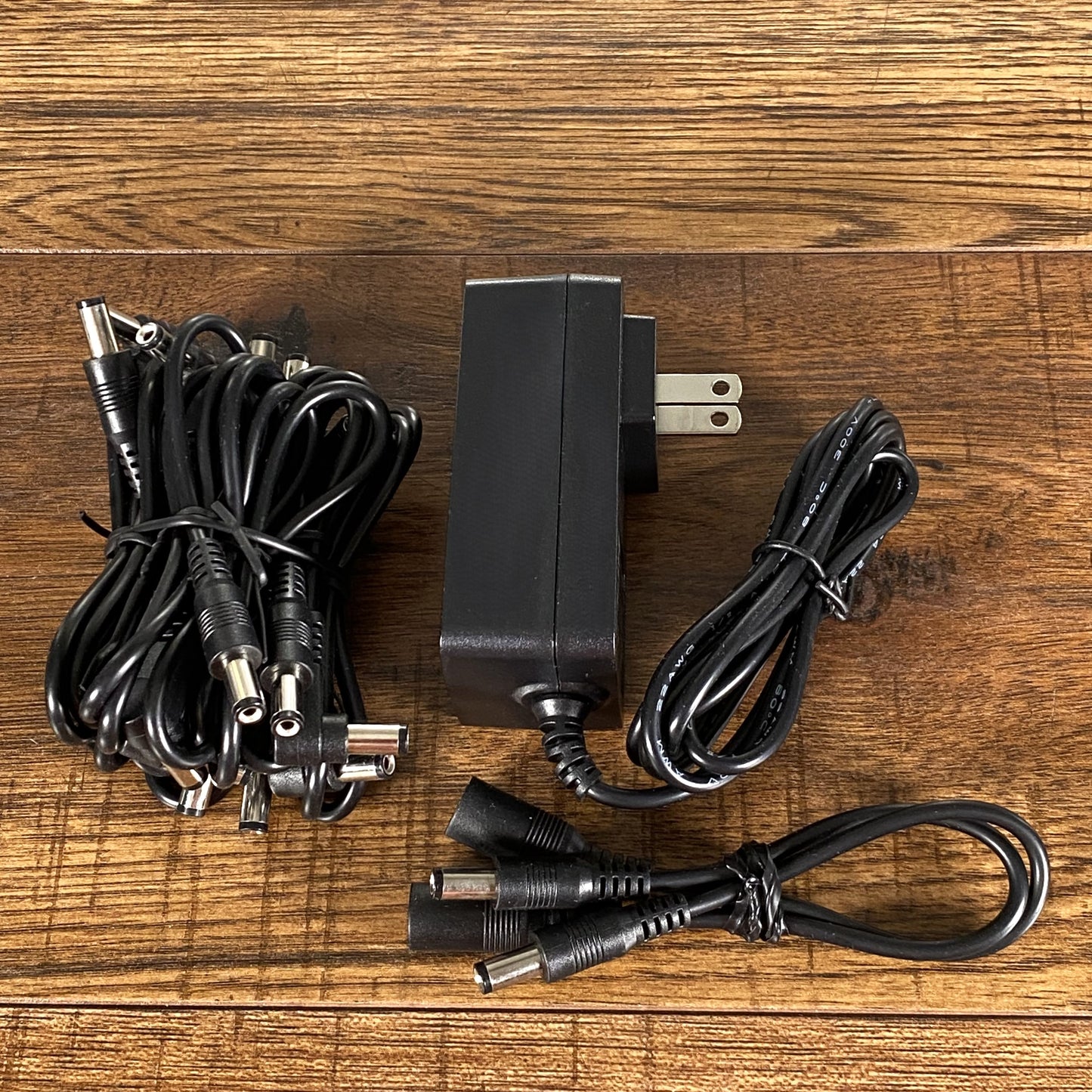 Outlaw Effects Kerosene Mini Pedalboard Power Supply & Cables Guitar Effect Pedal