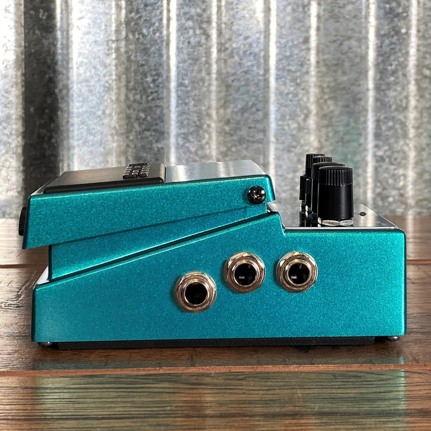 Boss SL-2 Slicer Rhythmic Vibrato Tremolo Guitar Effect Pedal