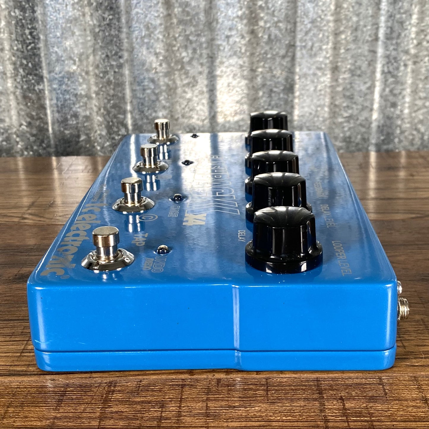 TC Electronic Flashback X4 Delay Looper Guitar Bass Effect Pedal Used