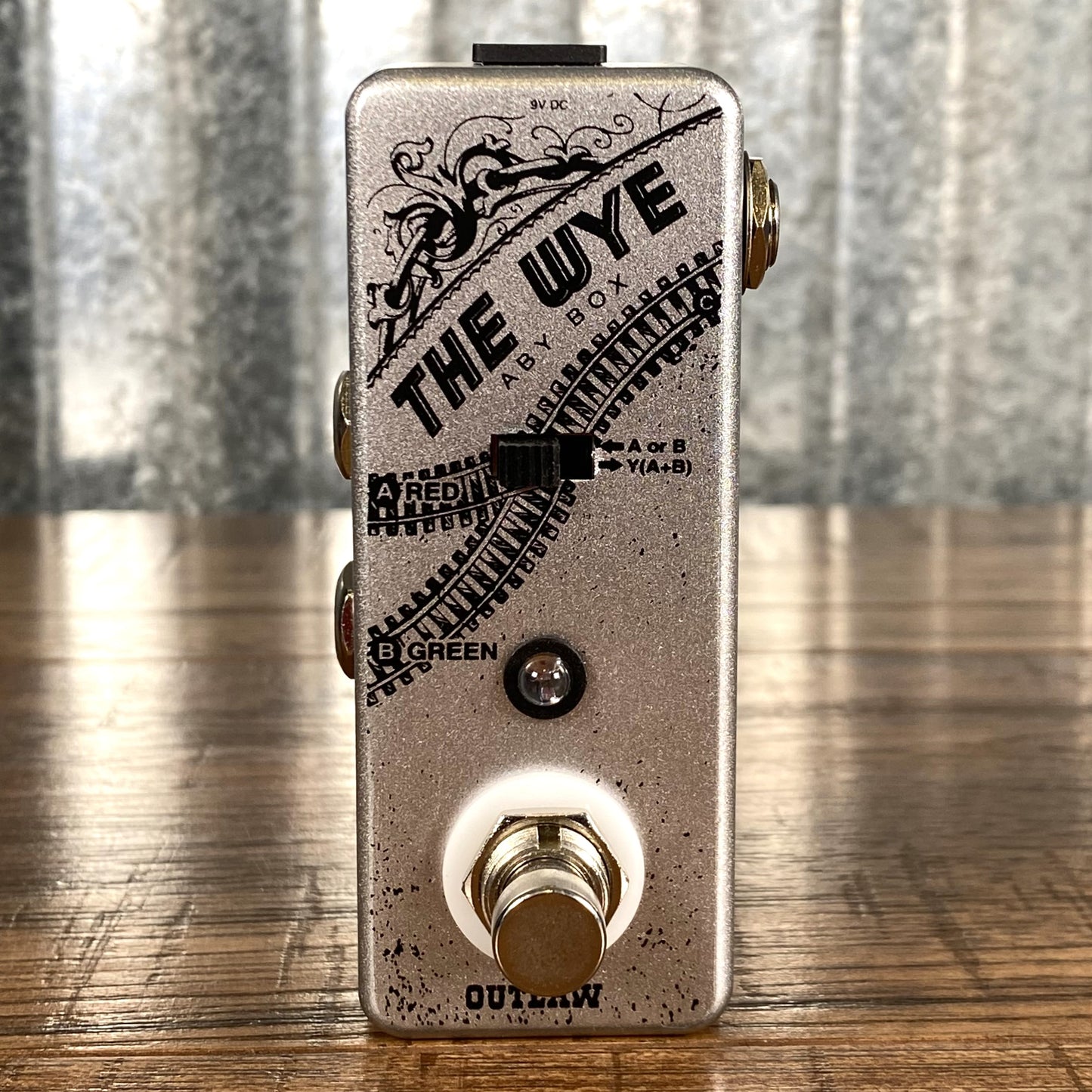 Outlaw Effects The Wye ABY Switch Guitar Effect Pedal