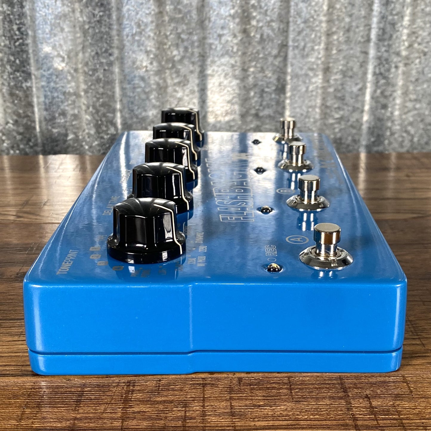 TC Electronic Flashback X4 Delay Looper Guitar Bass Effect Pedal Used