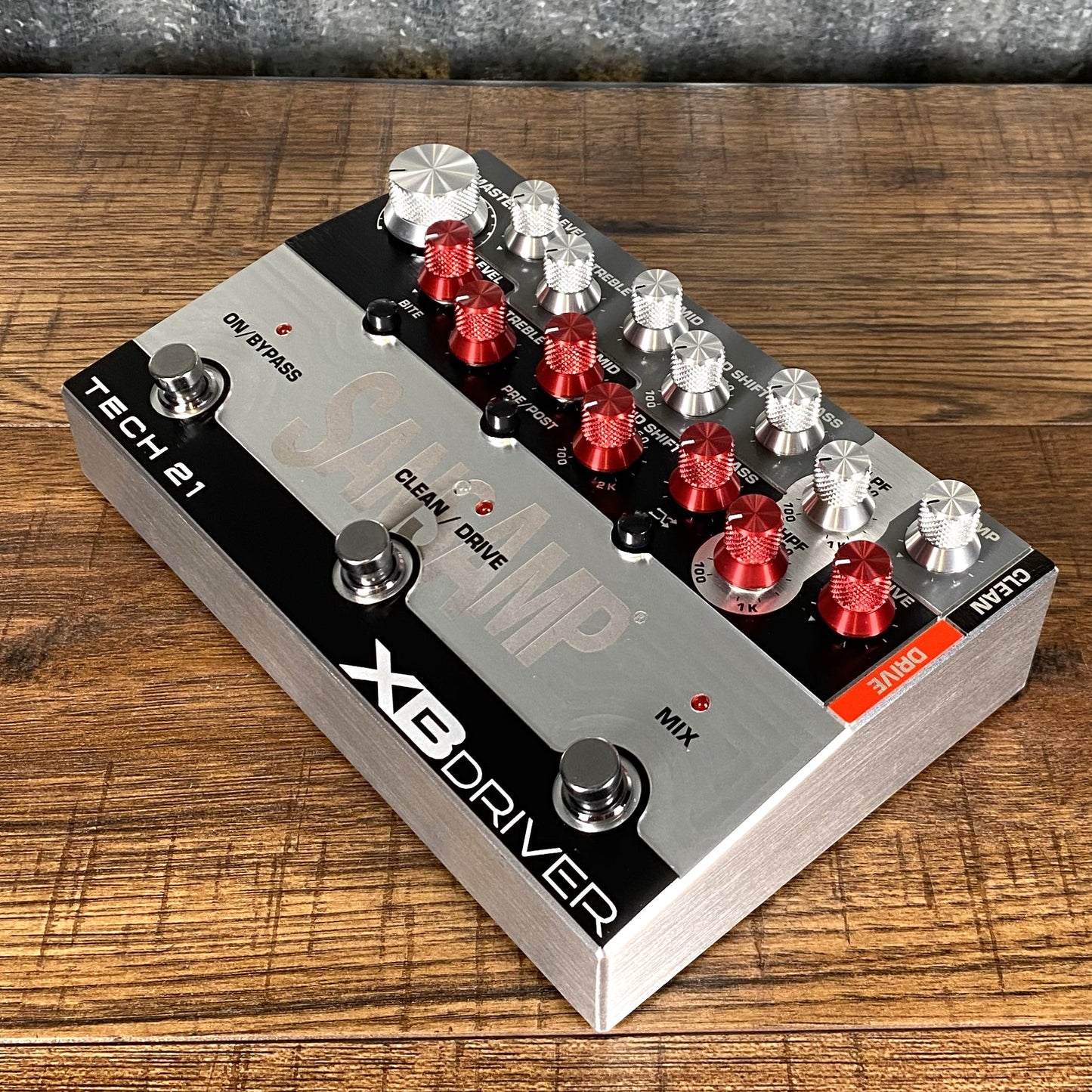 Tech 21 NYC SansAmp XB Driver Dual Amp Bi Amp Bass Preamp Effect Pedal XBDR