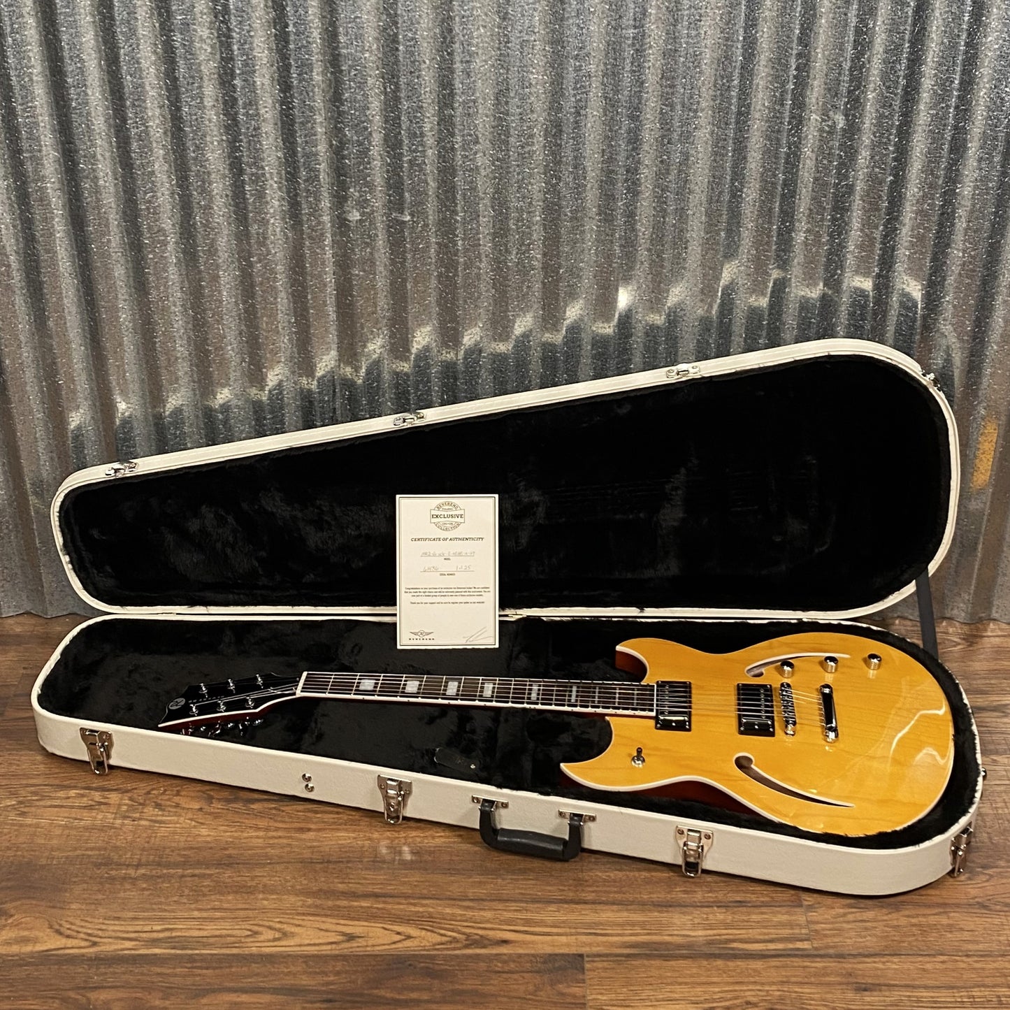 Reverend Limited Edition Manta Ray Semi Hollow Body Archtop Vintage Clear Natural Guitar & Case