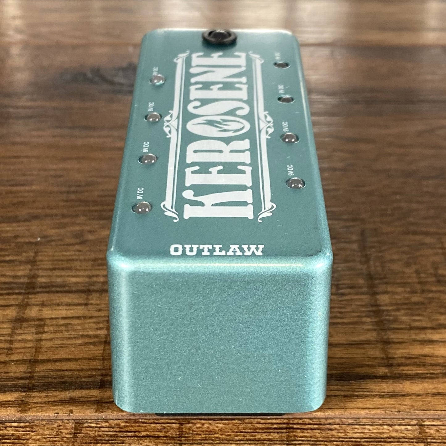 Outlaw Effects Kerosene Mini Pedalboard Power Supply & Cables Guitar Effect Pedal