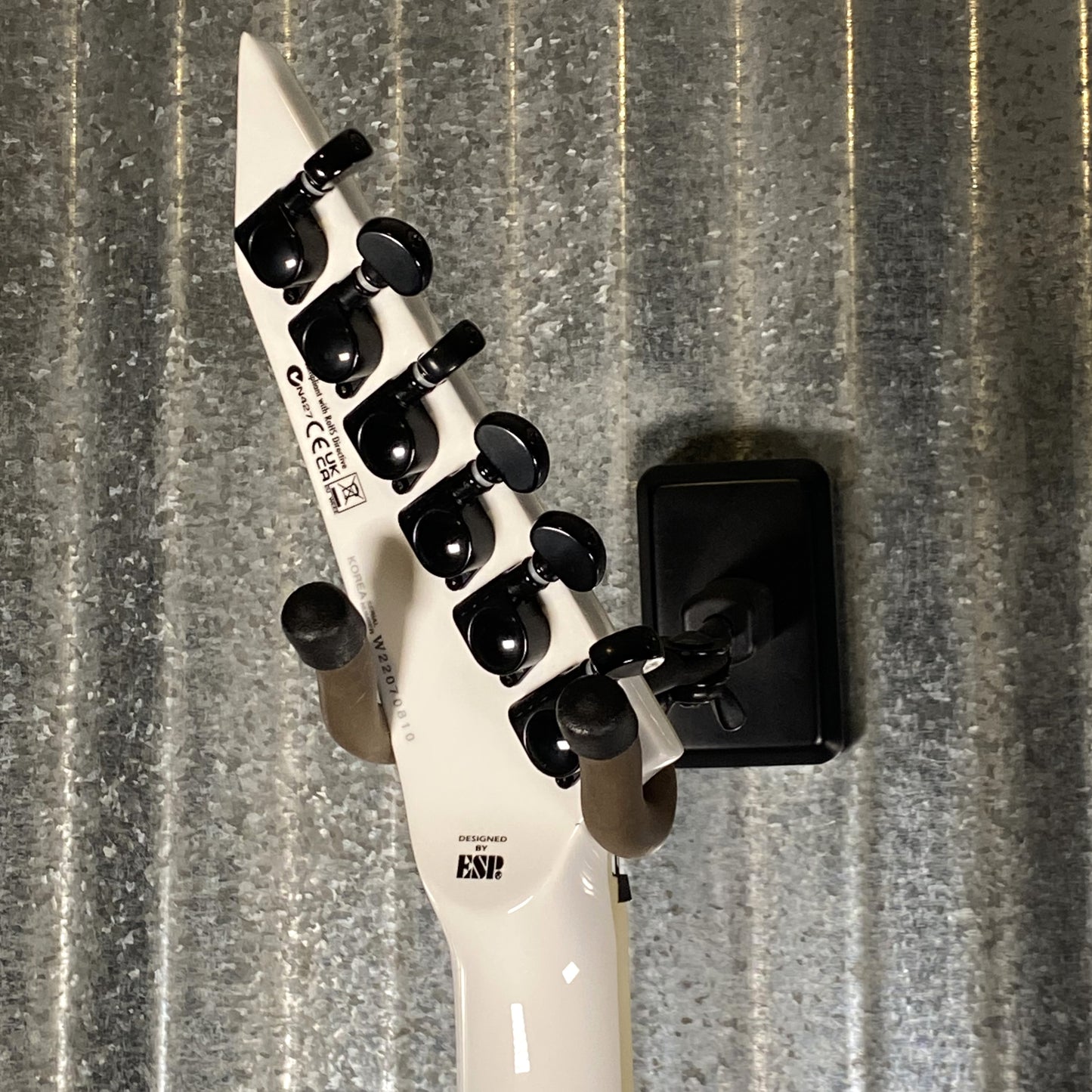 ESP LTD MH-1000 Evertune Snow White Guitar LMH1000ETSW #0810 Used