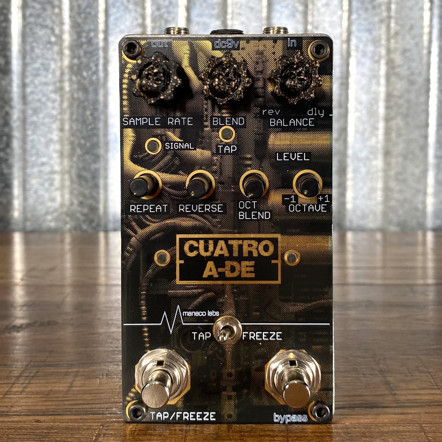 Manecolabs Cuatro A-DE 4AD Delay Freeze Reverse Pitch Guitar Effect Pedal Used