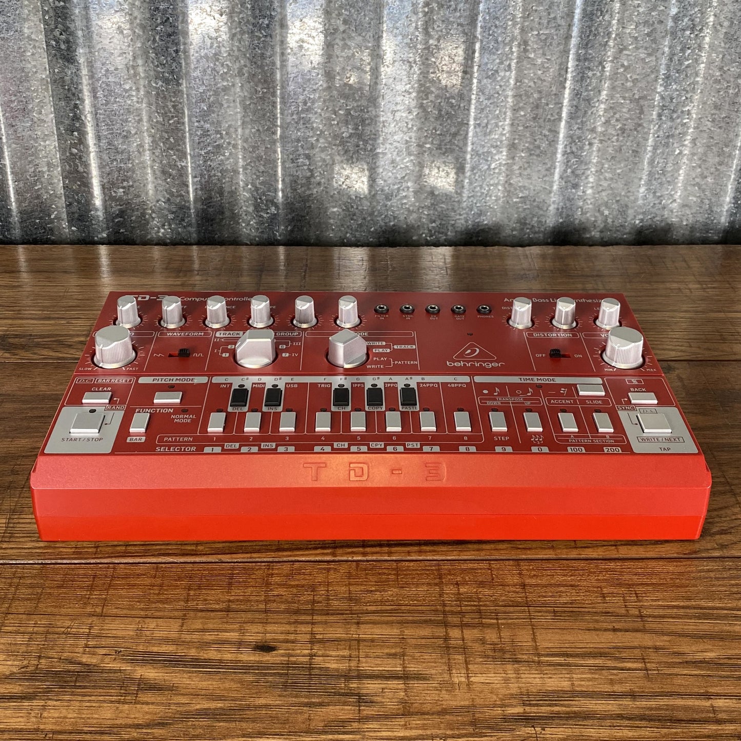 Behringer TD-3-RD Analog Bass Line Synthesizer Red Used