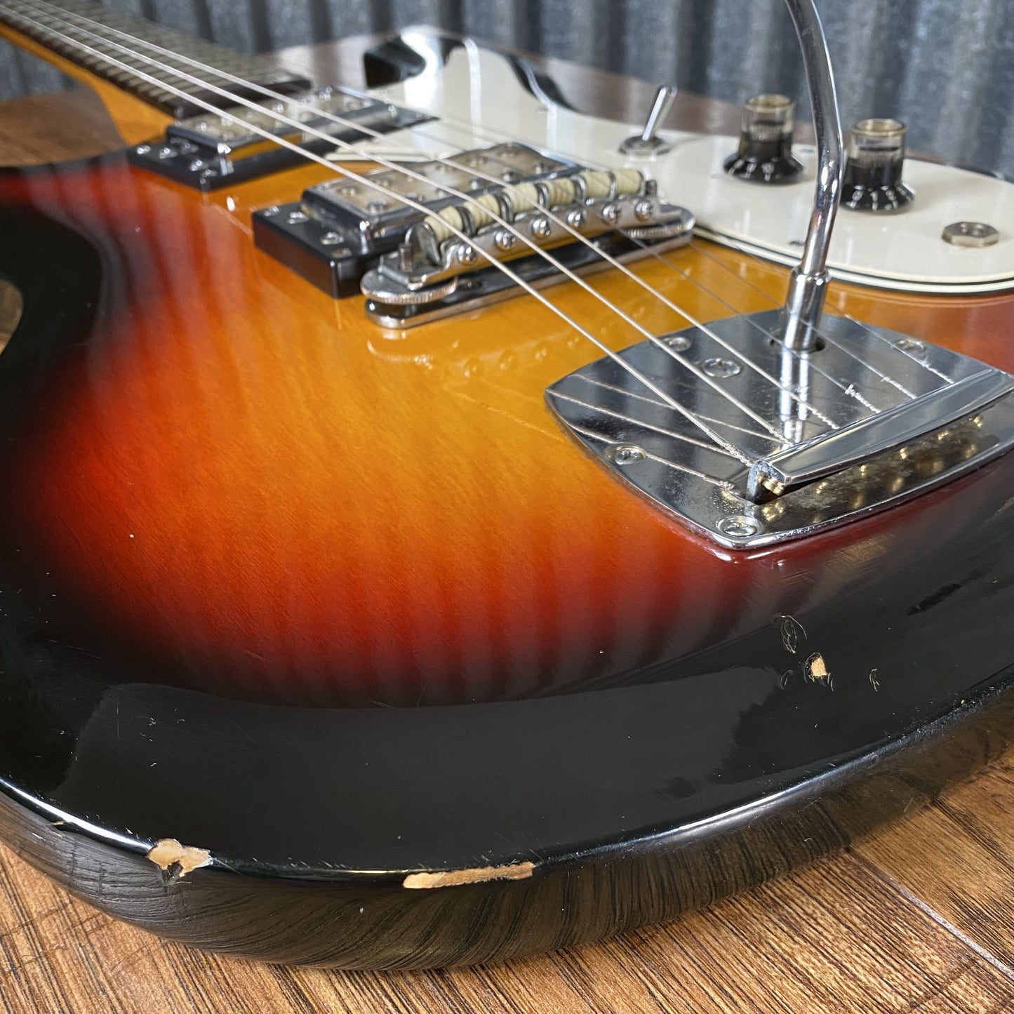 Univox Hi Flier Phase III Sunburst Guitar High Flyer 1970's Japan #0360 Used