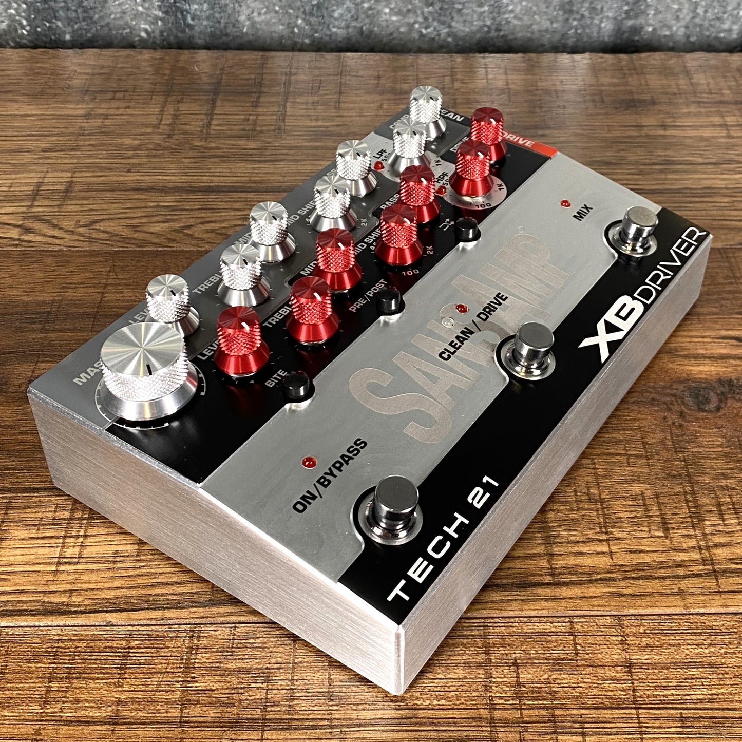 Tech 21 NYC SansAmp XB Driver Dual Amp Bi Amp Bass Preamp Effect Pedal XBDR