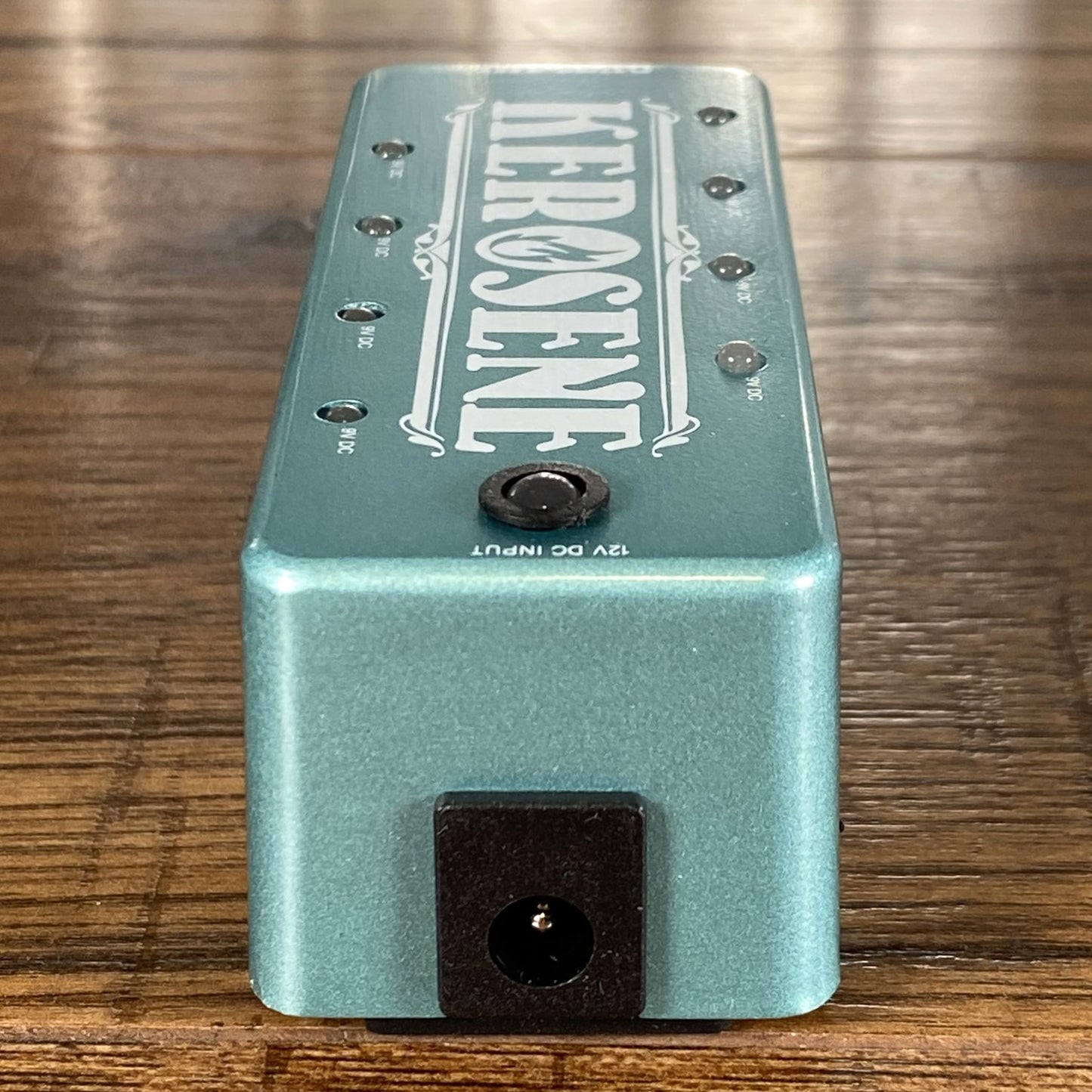 Outlaw Effects Kerosene Mini Pedalboard Power Supply & Cables Guitar Effect Pedal