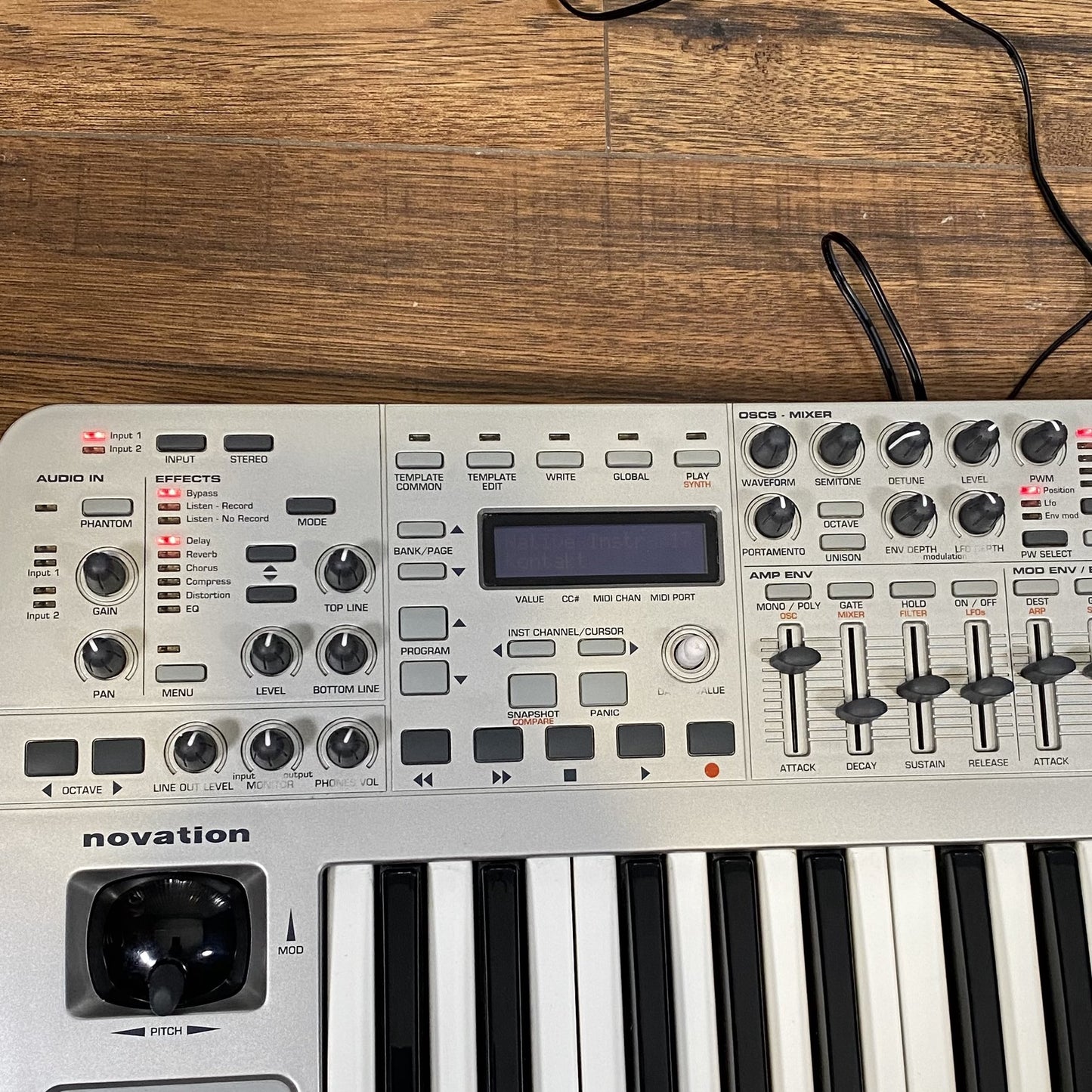 Novation X Station 25 Key 8 Voice Synthesizer and USB Interface