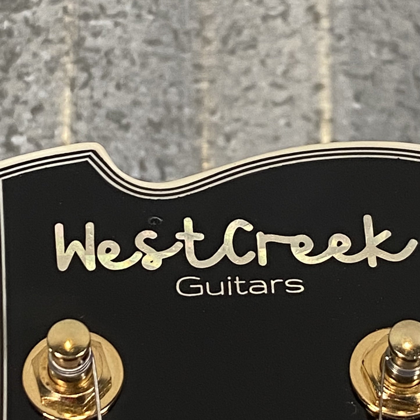 Westcreek Guitars 333 Semi Hollow Body Double Cutaway White #0123 Used