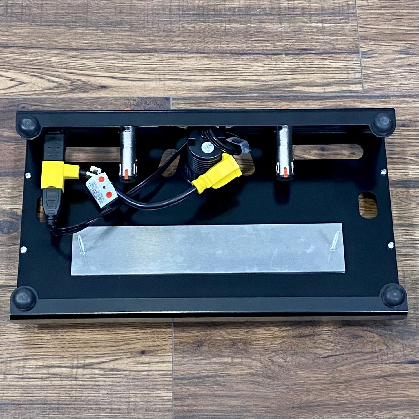 Go Pedalboards SIngle Tier 18" Guitar Effect Pedalboard & Bag Black Demo