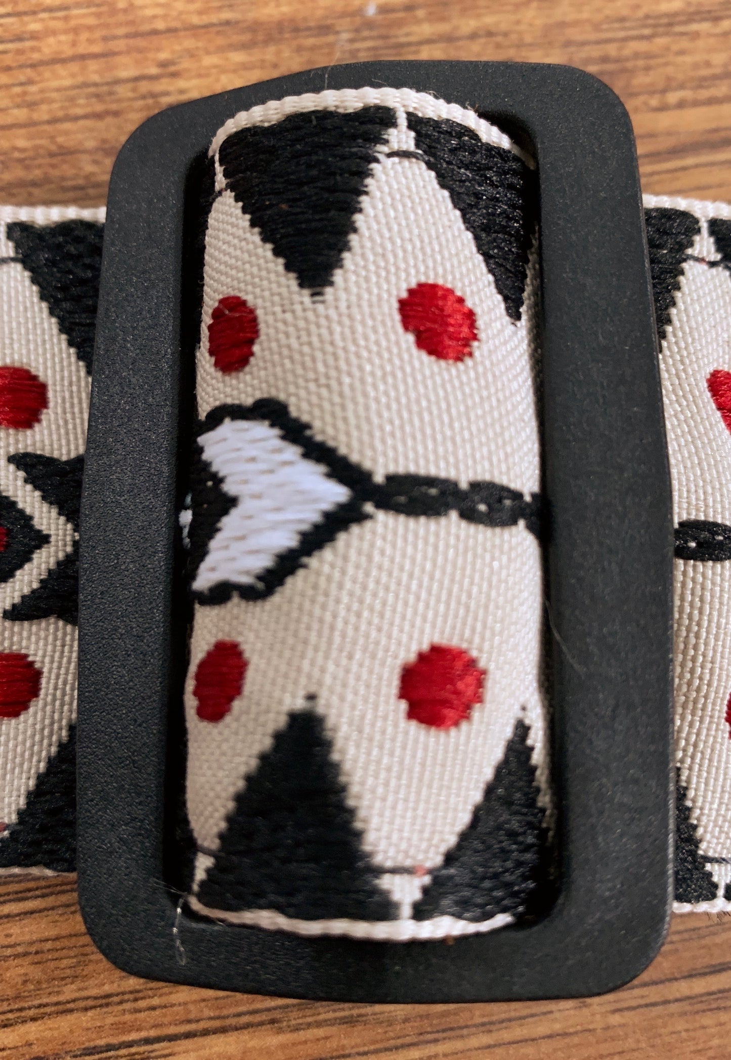 Levy's MGJ-003 2" Jacquard Weave Guitar Strap Black Red