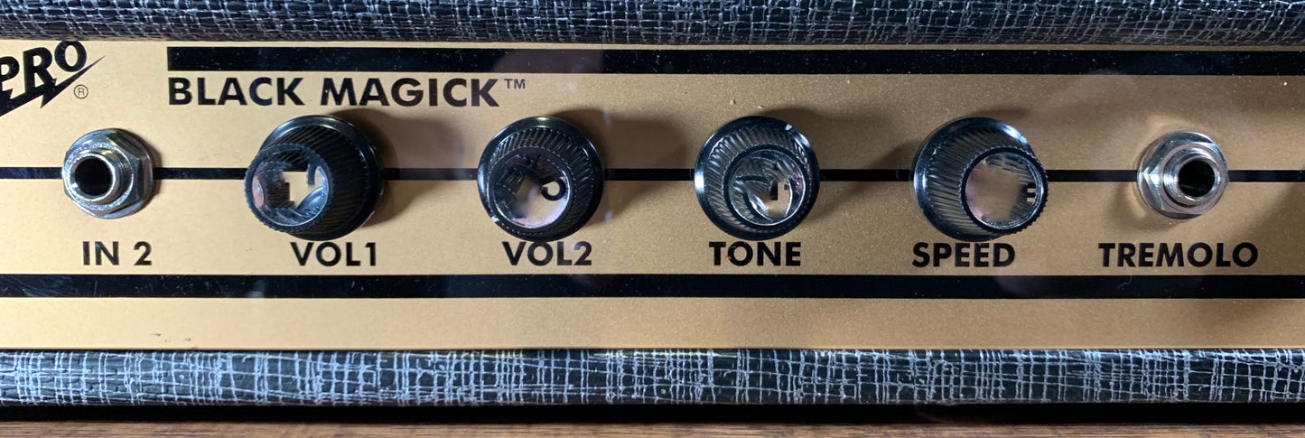 Supro 1695T Black Magick 25 Watt 1 x 12" All Tube Guitar Amplifier Combo