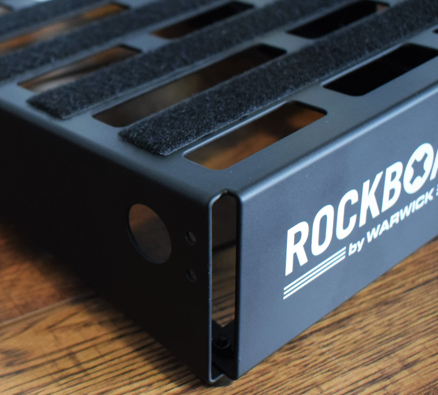 Warwick Rockboard Quad 4.1 A Guitar Effect Pedalboard & ABS Case Demo