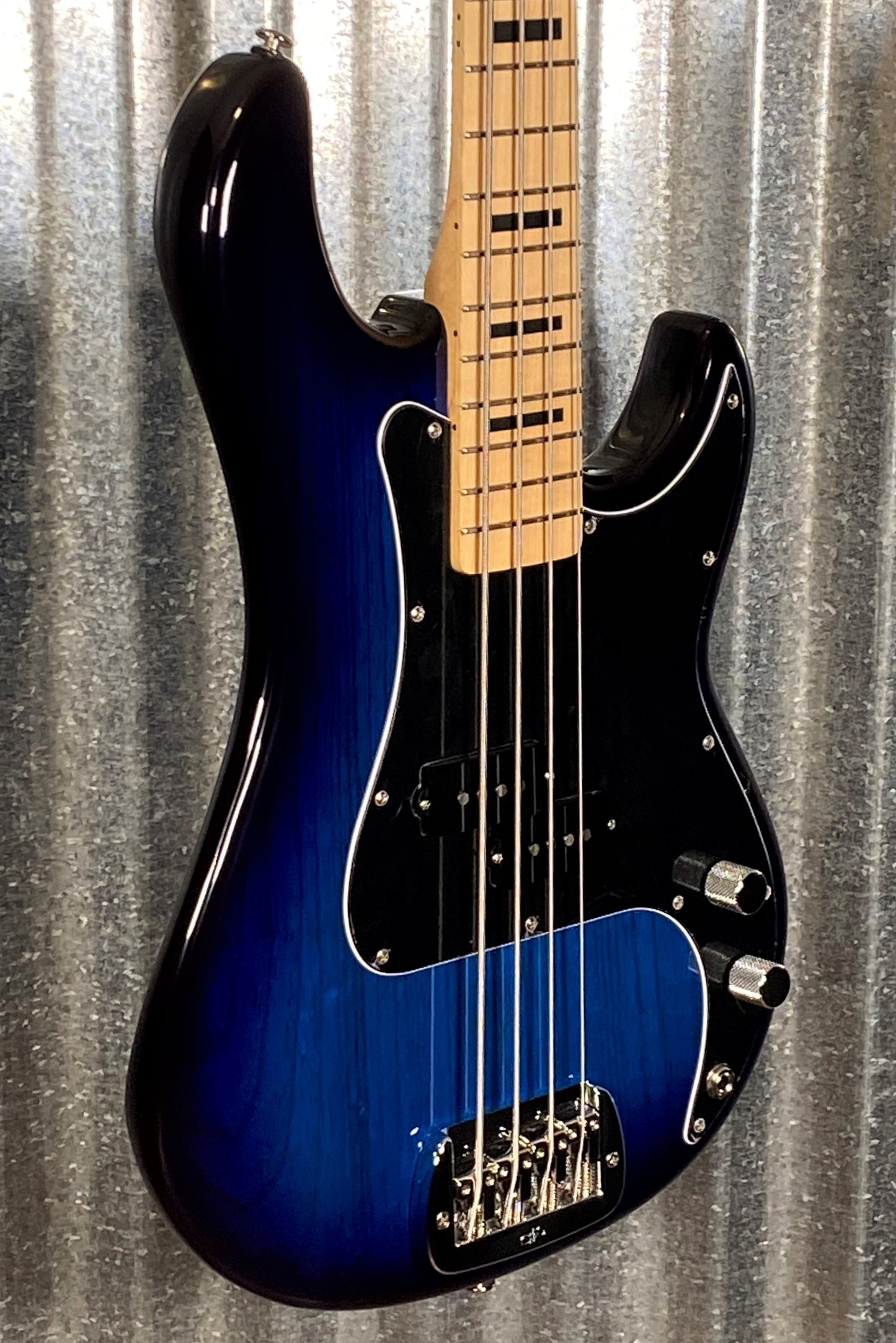 G&L USA LB-100 Blueburst 4 String Bass & Case LB100 #7296