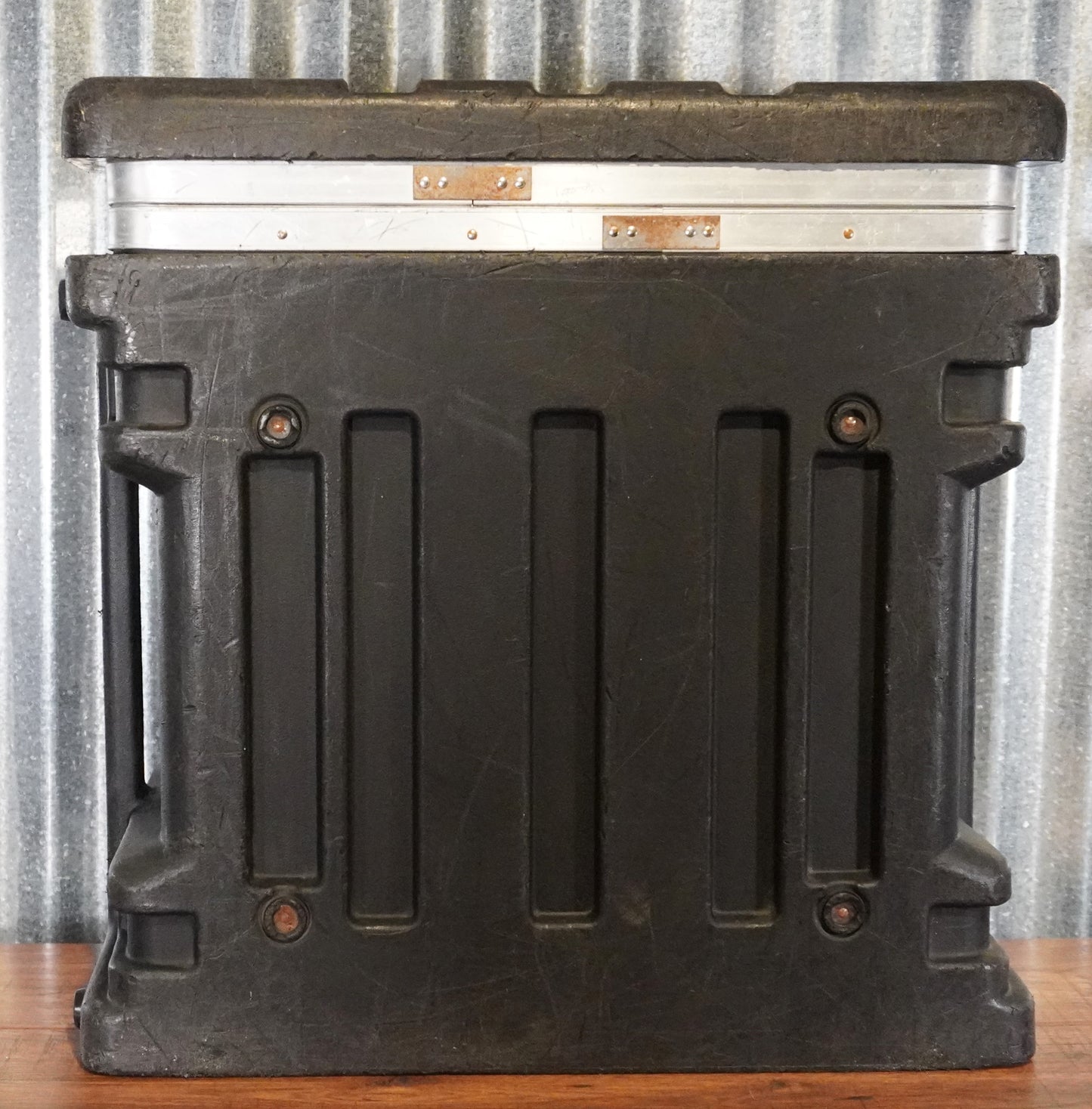 SKB 8U Roto Rack 1SKB-R8U 8 Space Guitar & Bass Amplifier/Effects Rack ABS Case Used