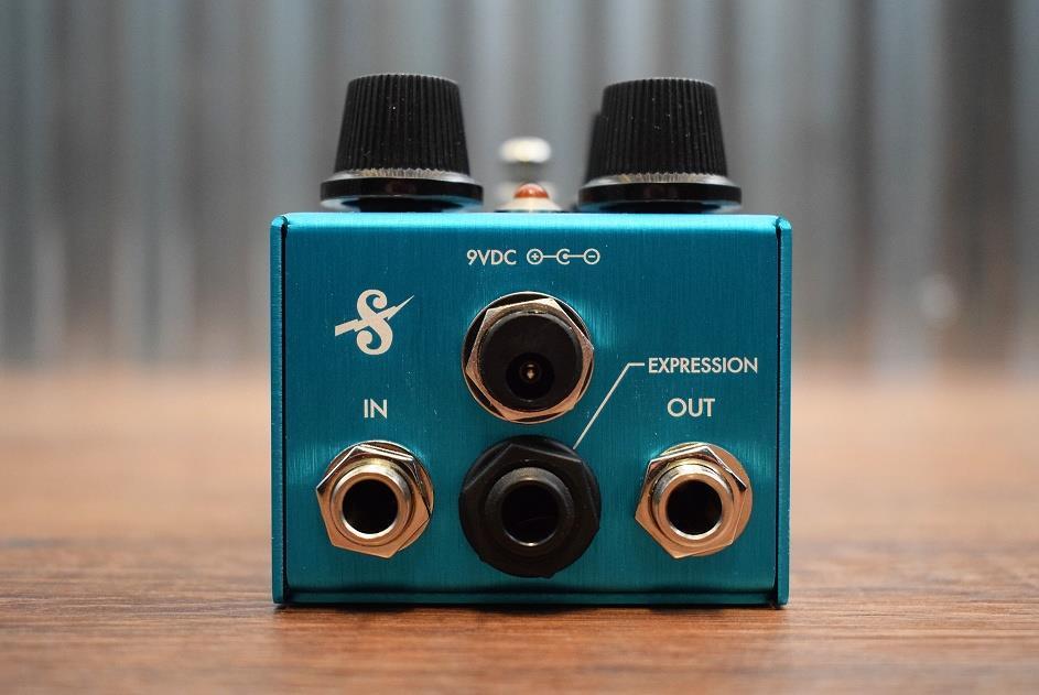 Supro USA 1310 Tremolo Tube Emulated Guitar Effect Pedal