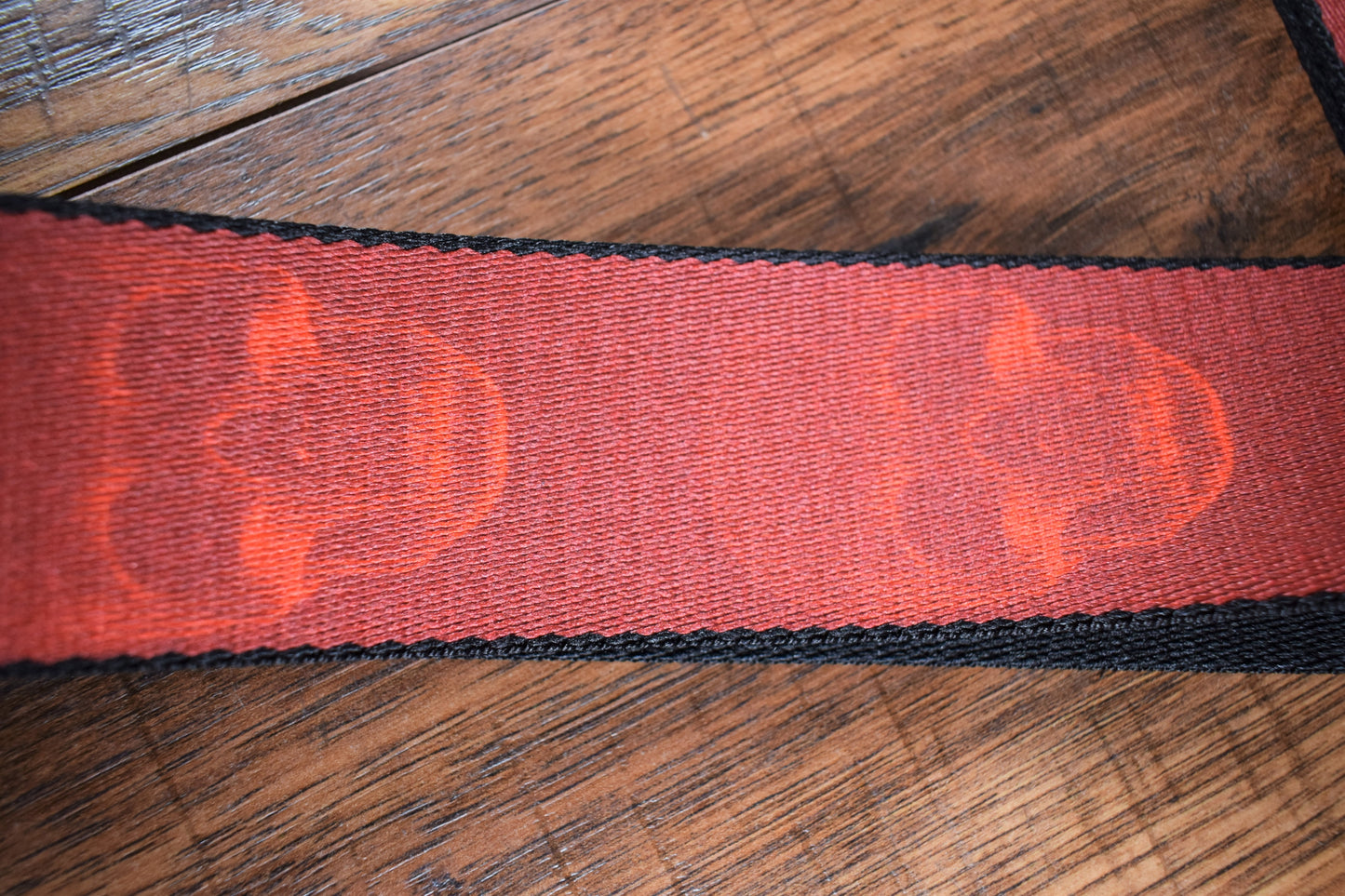 Levy's MPD2-114 2" Polyester Guitar Bass Strap Dark Red & Red Scanned Skull