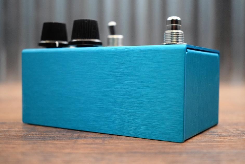 Supro USA 1310 Tremolo Tube Emulated Guitar Effect Pedal