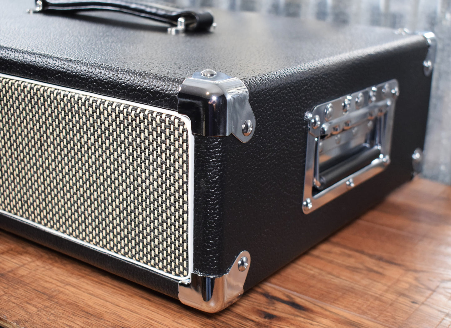 Gator Cases GR-RETRORACK-2BK 2 Space Guitar & Bass Amplifier/Effects Rack Case Black