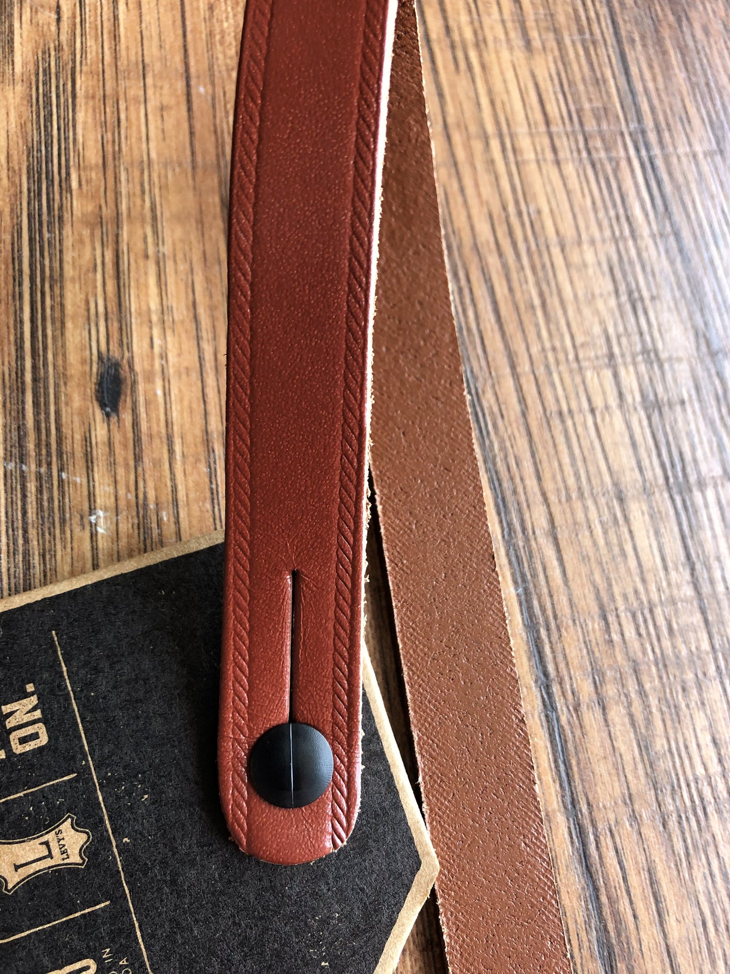 Levy's M25-WAL 5/8" Veg-Tan Leather Guitar & Bass Strap Walnut