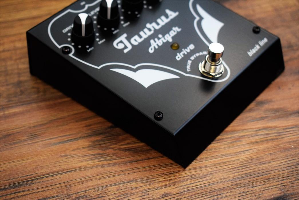 Taurus Amplification Abigar BL Drive Bass & Guitar Effect Pedal & AC Adapter