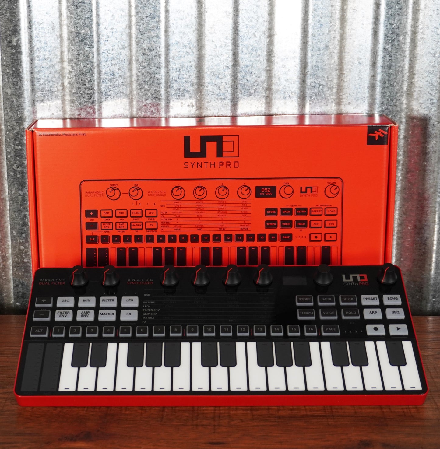 IK Multimedia Uno Synth Pro Desktop 32 Key Synthesizer Used