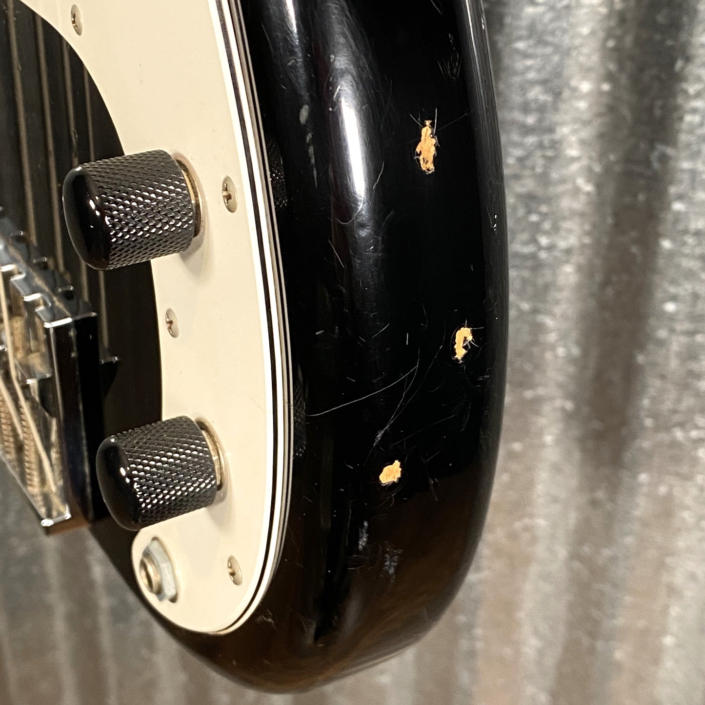 Fender Precision Bass 4 String 1987 EMG Black & Case Japan Used