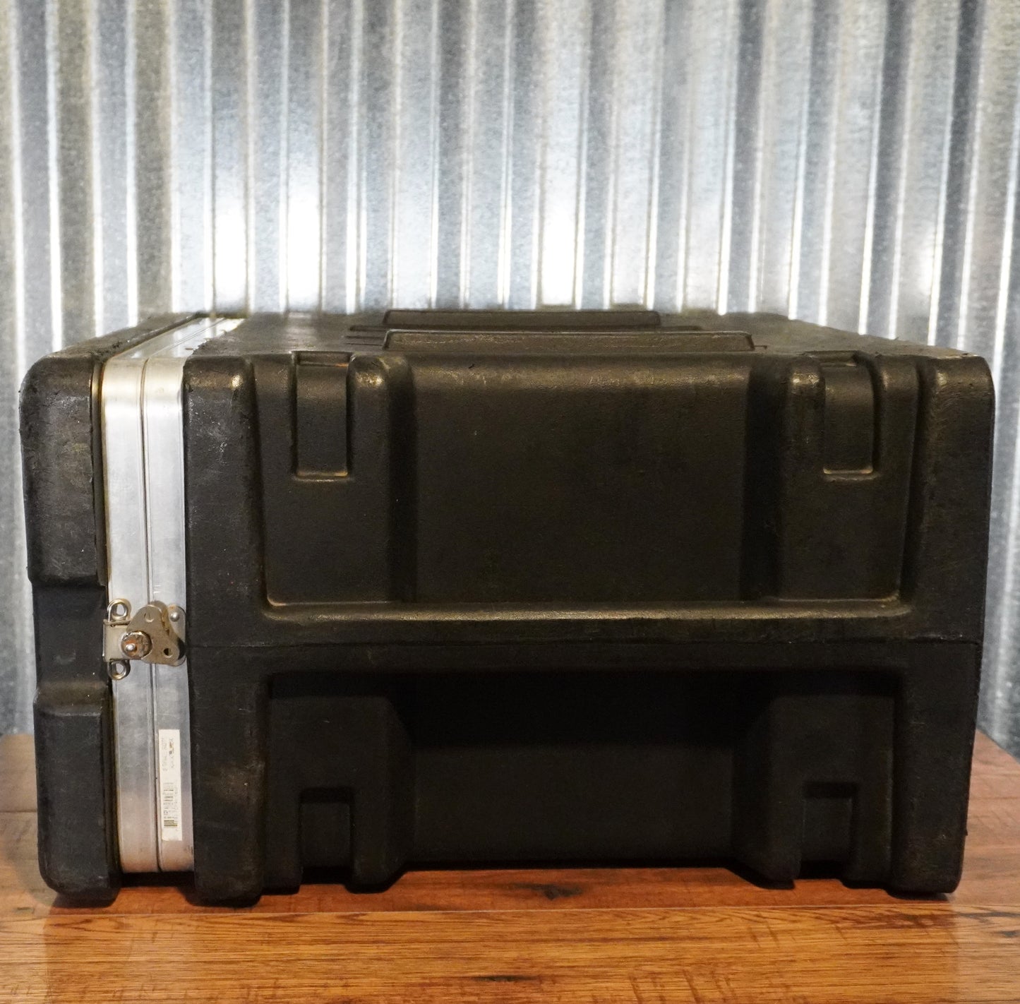 SKB 8U Roto Rack 1SKB-R8U 8 Space Guitar & Bass Amplifier/Effects Rack ABS Case Used