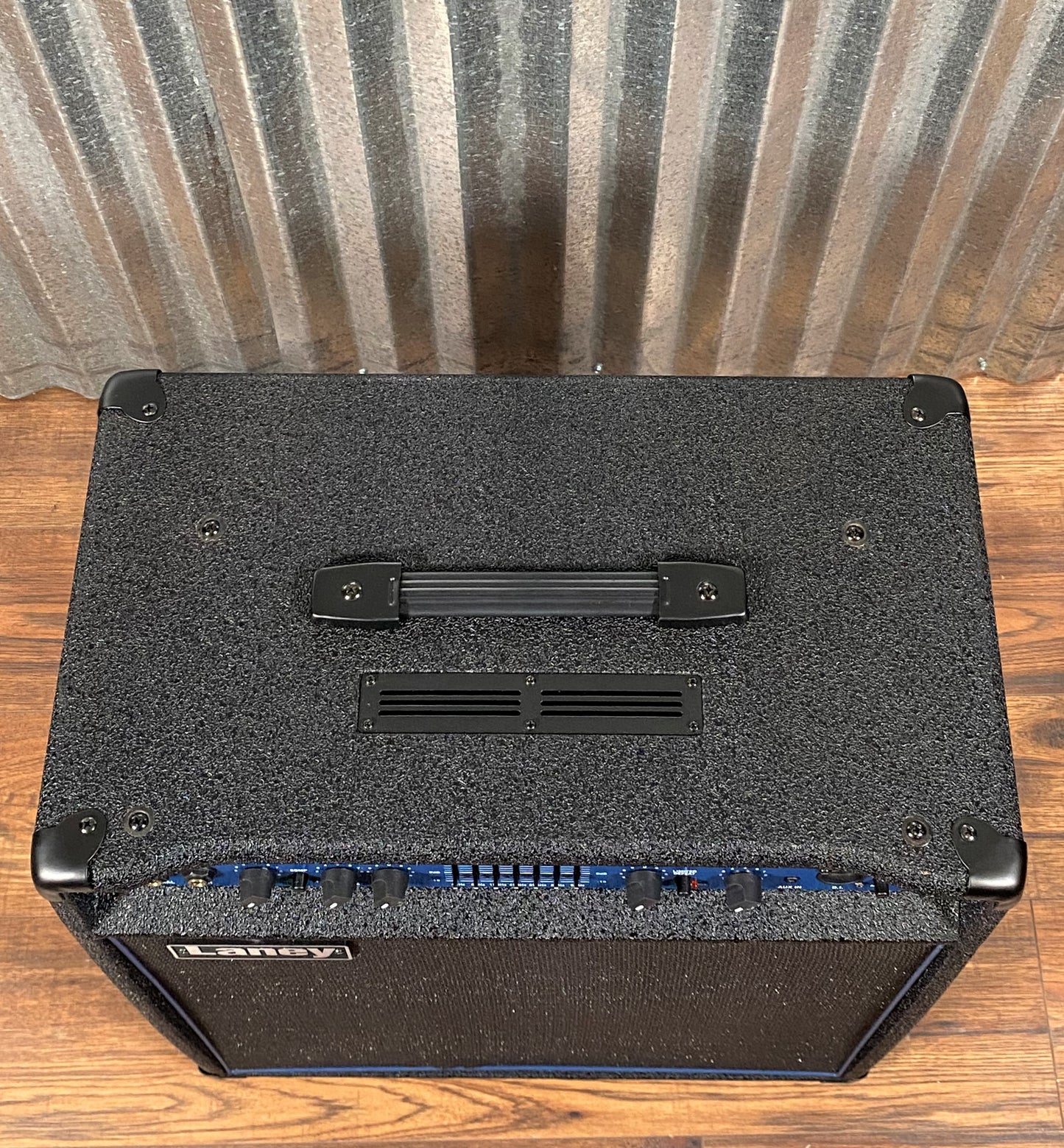 Laney RB4 165 Watts 1x15" HF Horn Bass Guitar Combo Amplifier