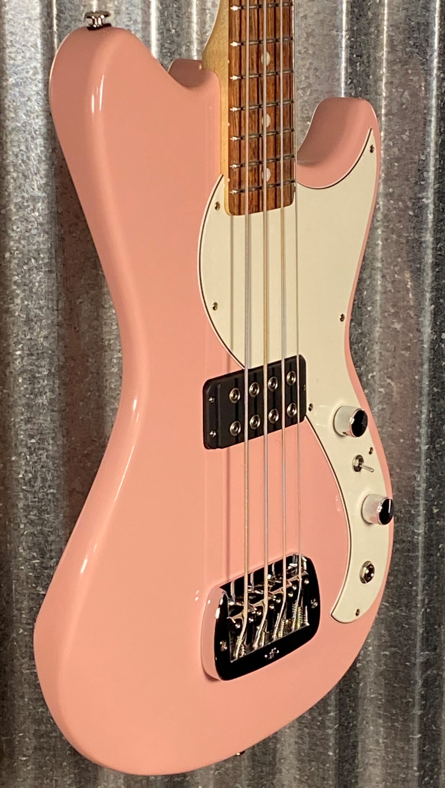 G&L USA Fullerton Deluxe Fallout Bass 4 String Short Scale Shell Pink & Bag #1009