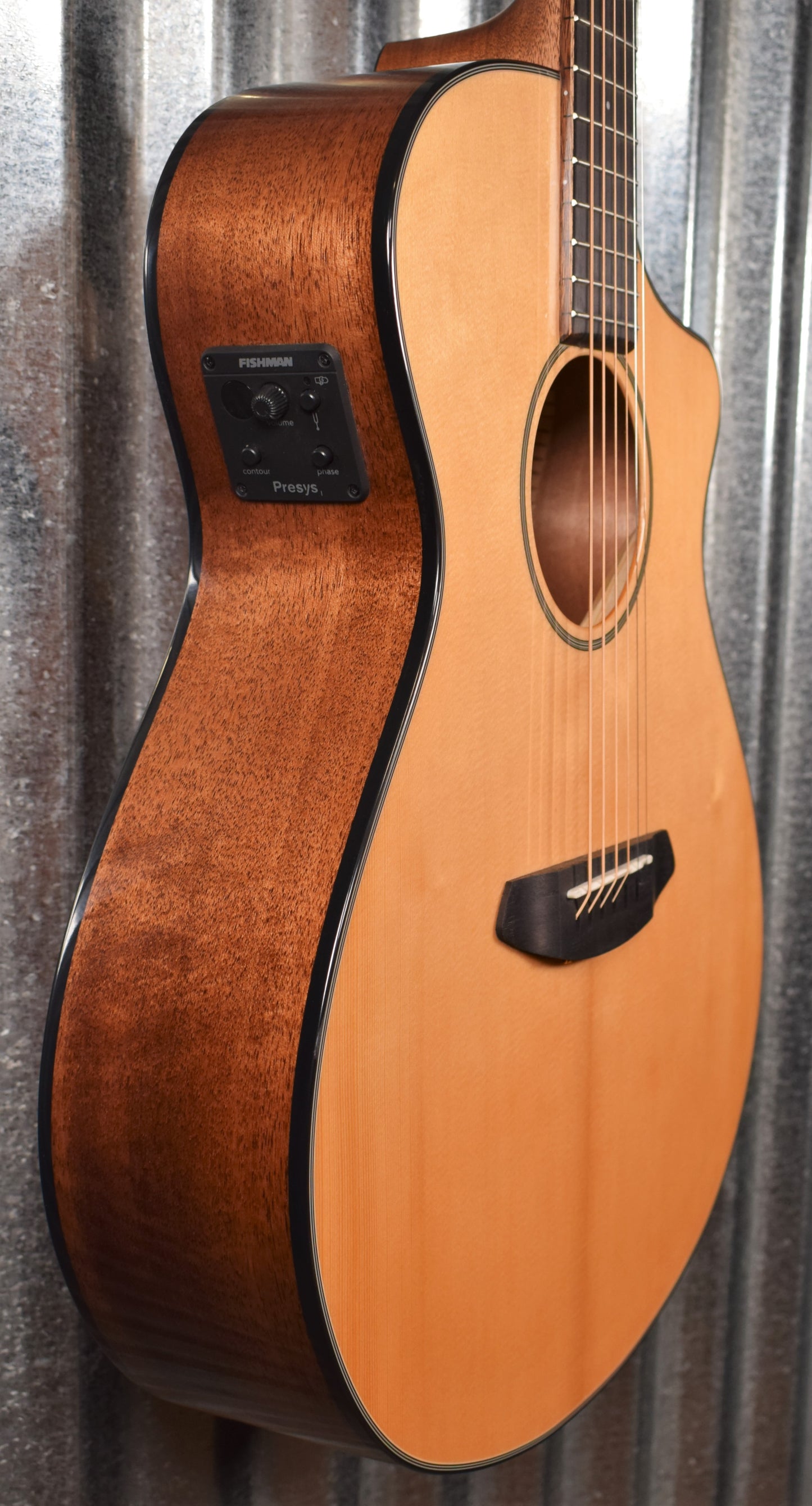 Breedlove Discovery Concert CE Acoustic Electric Guitar & Bag #9965