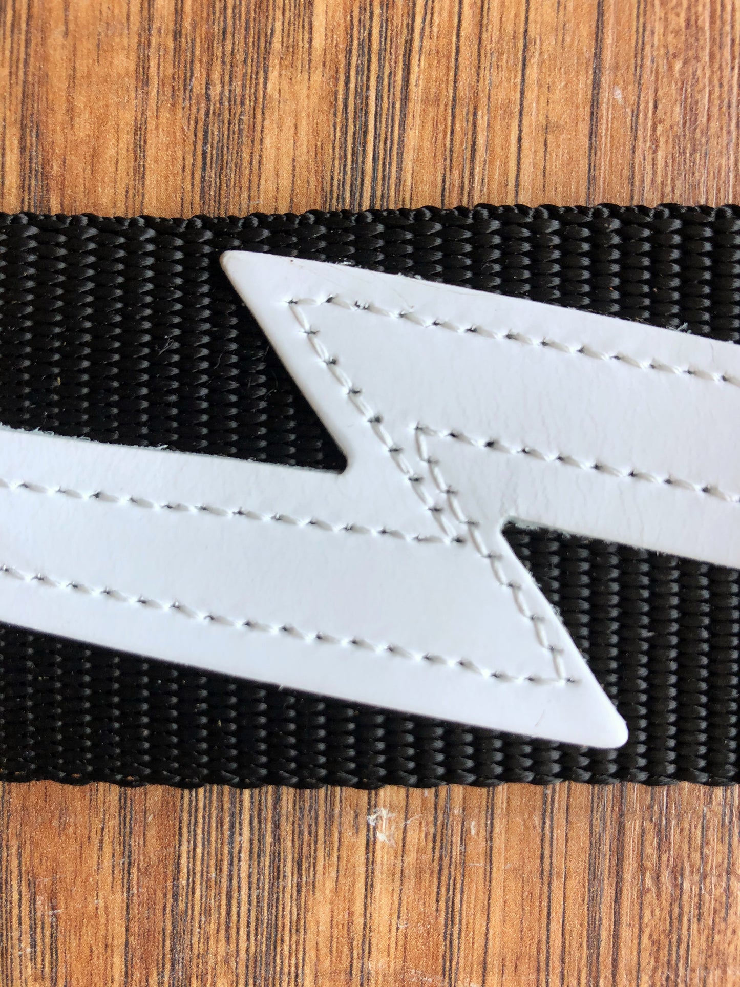 Levy's DM5-BLK 2" Soft-hand Polypropylene Guitar Strap White Leather Lightning Bolt Black