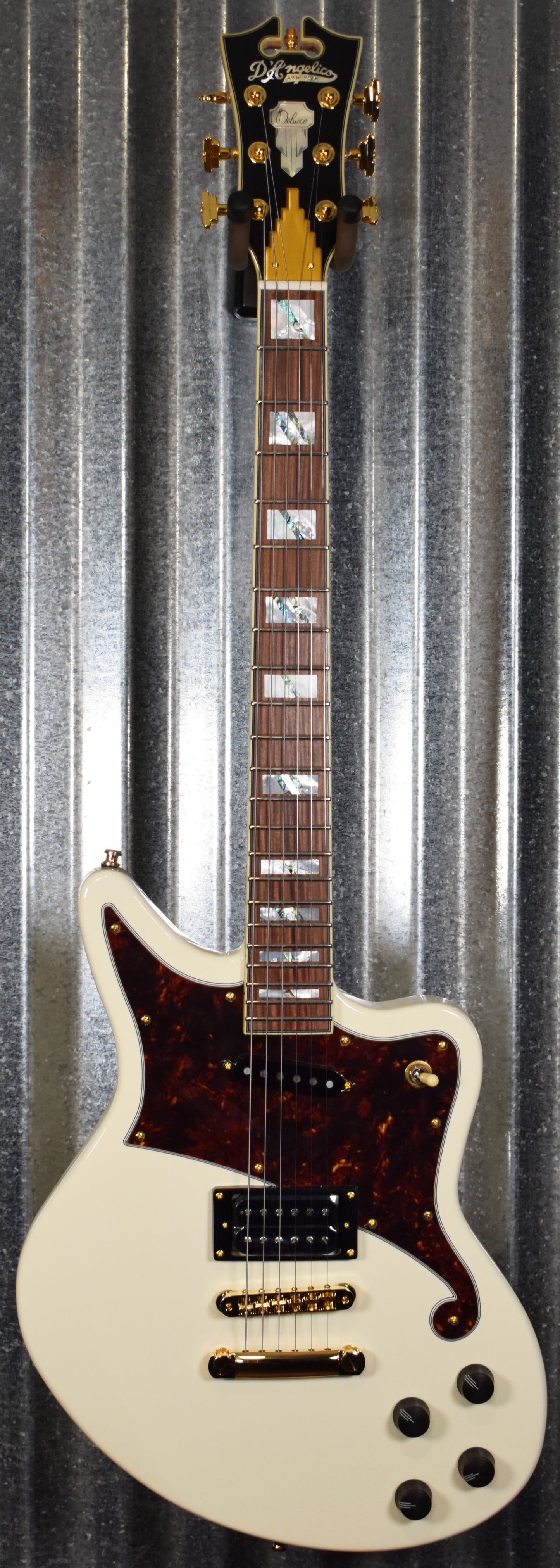 D'Angelico Deluxe Bedford Offset Vintage White Guitar & Case #0334