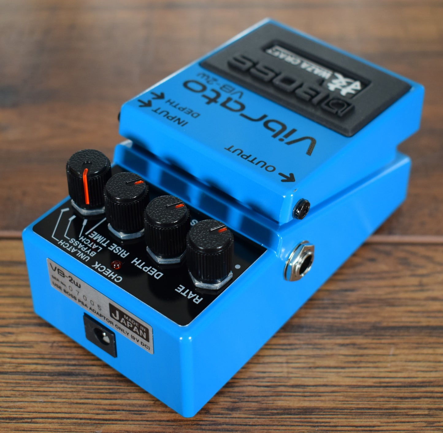 Boss VB-2W Waza Craft Vibrato Guitar Effect Pedal Blemish