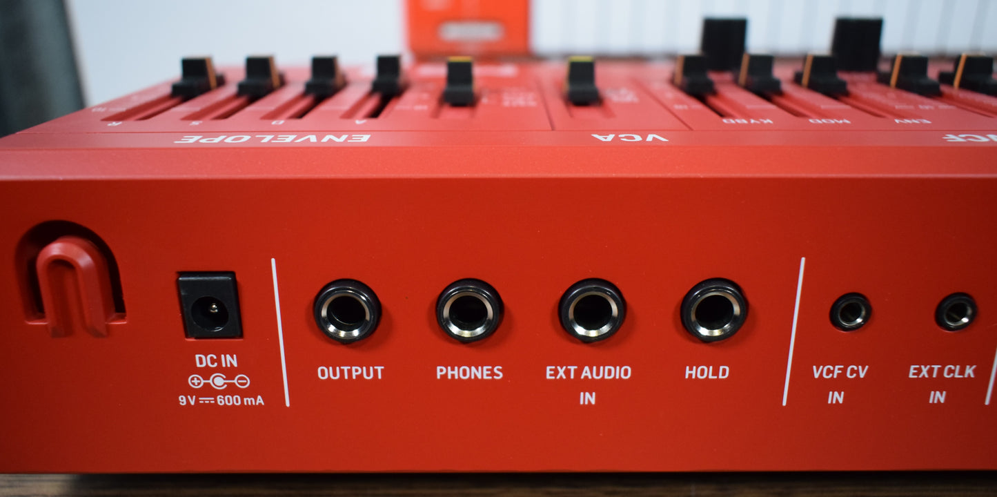 Behringer MS-1-RD 32 Key Analog Synthesizer Red Demo