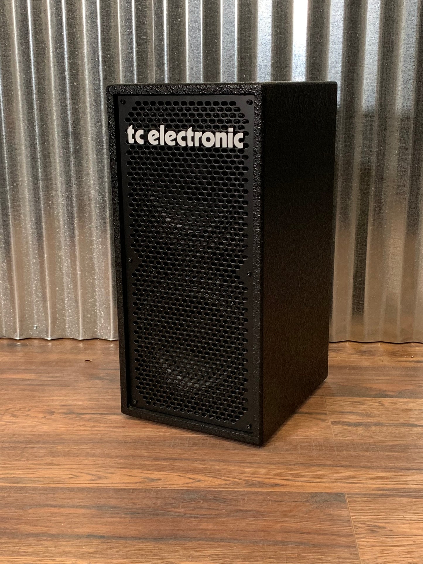 TC Electronic BC208 2x8" Compact Lightweight Bass Amp Speaker Cabinet