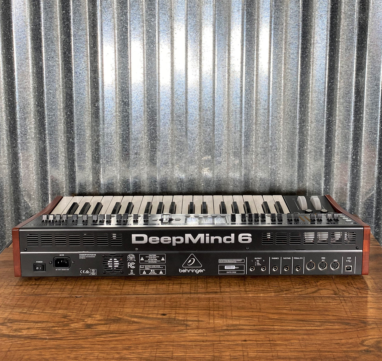 Behringer Deepmind 6 Voice Polyphonic Keyboard Synthesizer Used