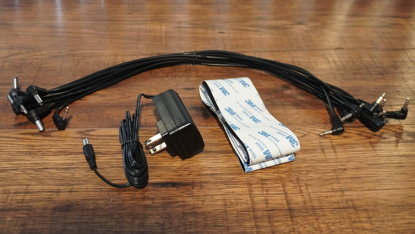 Johnson FX-BRD 13.5" x 21" Six Effect Powered Pedalboard & Bag