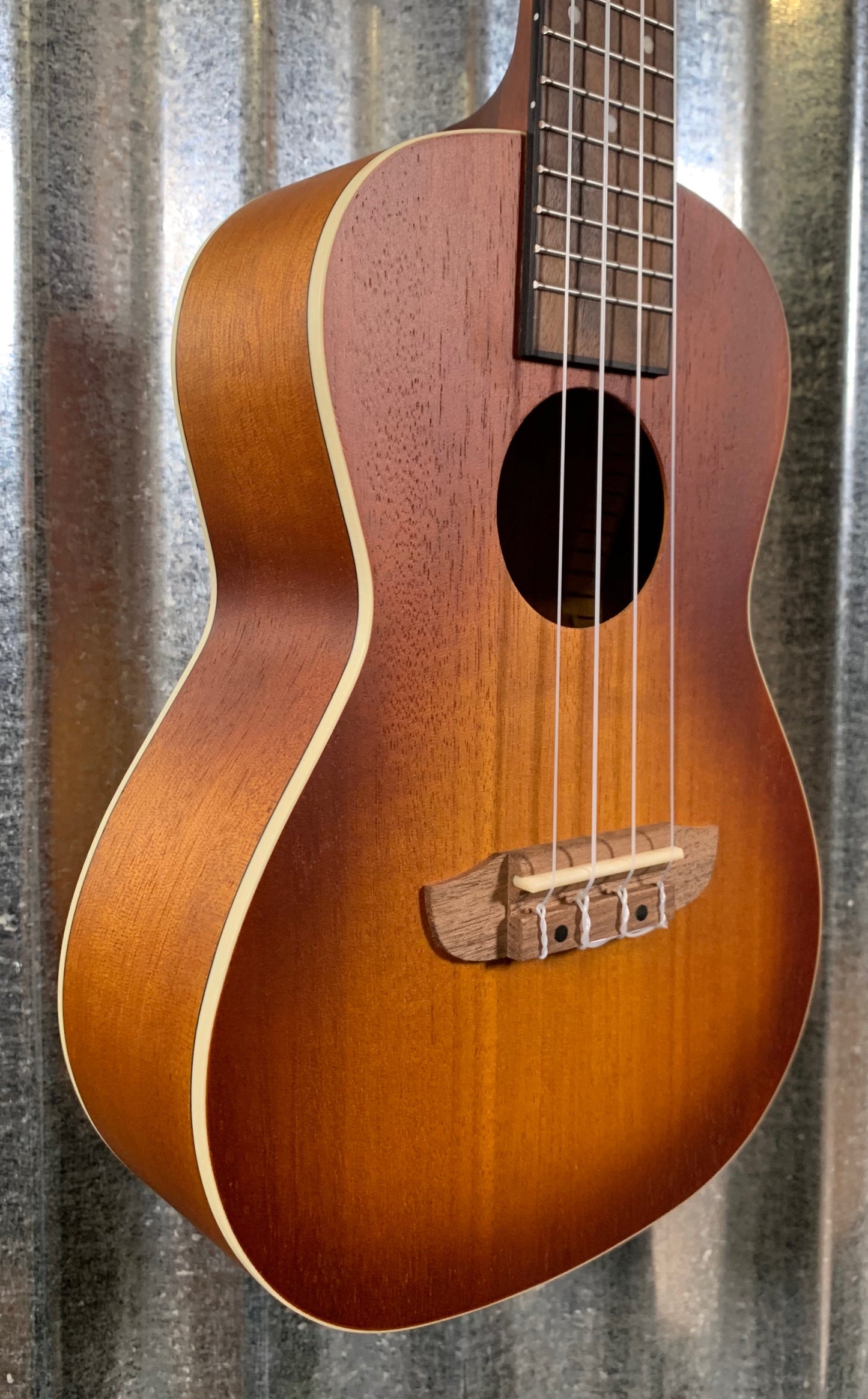 Ortega Guitars RUDAWN Dawn Sunburst Okoume Top Concert Ukulele